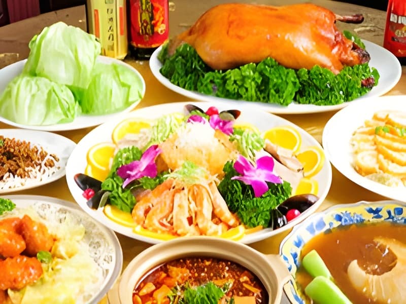 【お料理】
国産フカヒレ・和牛・海鮮を贅沢に味わう特選中華コース