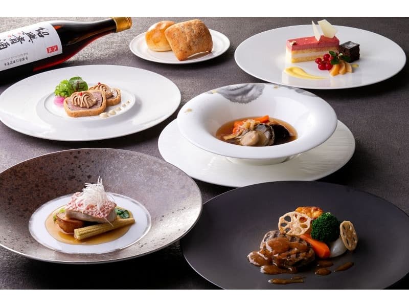 お料理イメージ
洋中コース料理