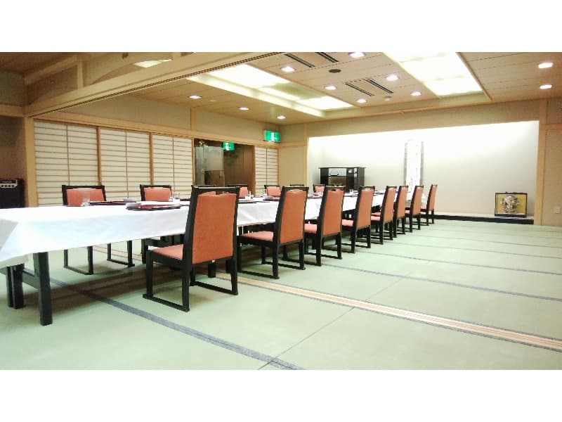 本館２階　但馬

但馬での１シーンです！
宴会・同窓会等にもご活用下さいませ！