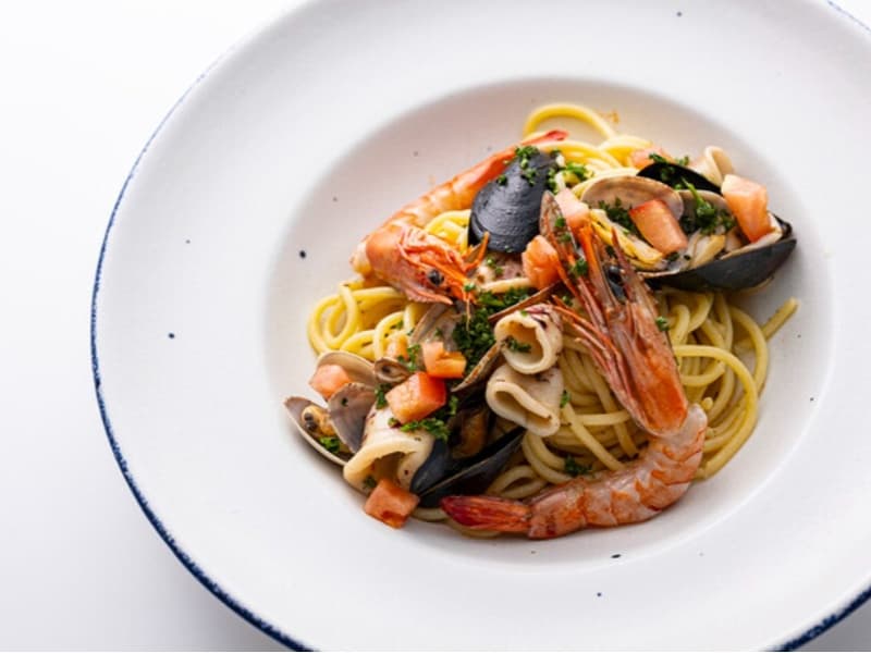 贅沢魚介のパスタ “ペスカトーレ・ビアンコ”