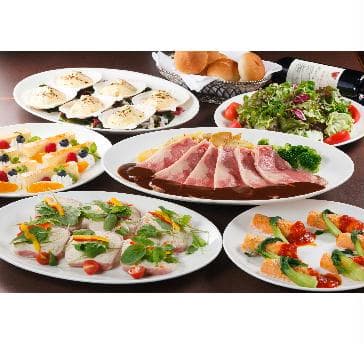 秋お料理イメージ　洋食大皿プラン例　11000円
円（税込）~お飲み物付
鴨肉のパテとピクルス添え、サーモンとじゃが芋のポピェット、平目と魚貝類のコキーユグラタン、ローストビーフ彩ポテトを添えて、季節の取り合わせサラダ、ガトーフロマージュ季節のフルーツ