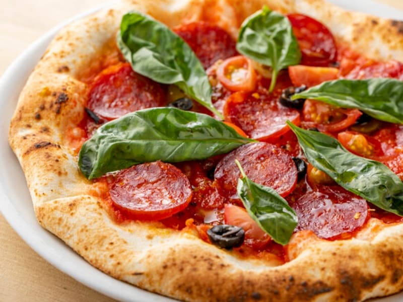 PIZZERIA347自慢の特製ピザ釜で焼き上げるフワフワモチモチのピッツァ。
