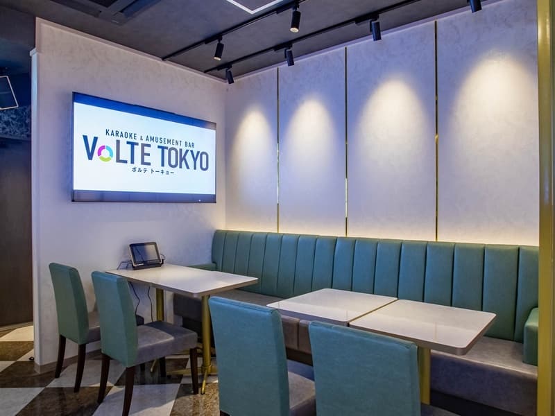 【充実の設備】
プロジェクター、マイクはもちろん、モニターも完備！
ご利用の際はお気軽にお問い合わせください