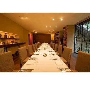 18名様会食