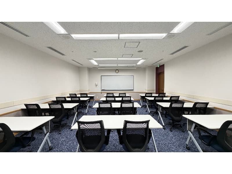 第3研修室（島型）
第4研修室とコネクティング可能