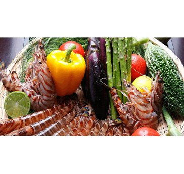 季節の食材をふんだんに活かし地産地消にこだわった心づくしの料理が宴の席を華やかに彩ります。