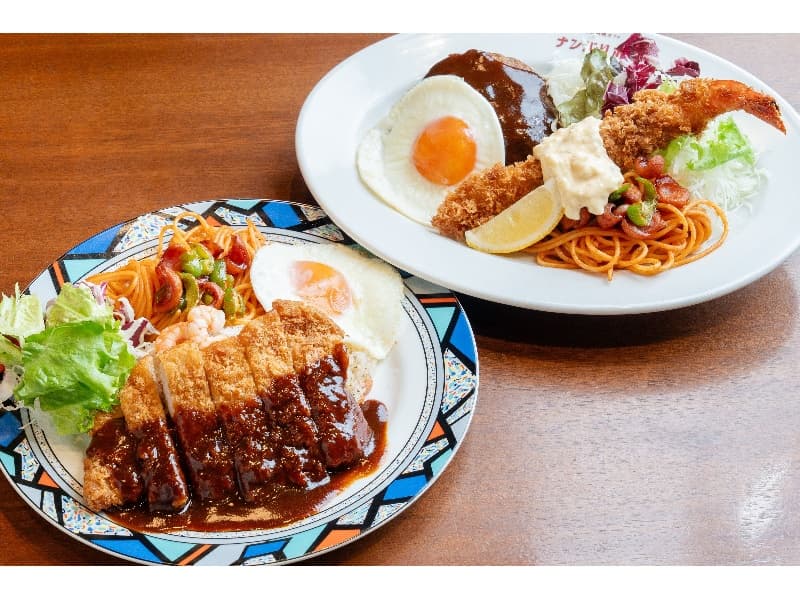 左：リボン特製トルコライス
右：王道洋食プレート