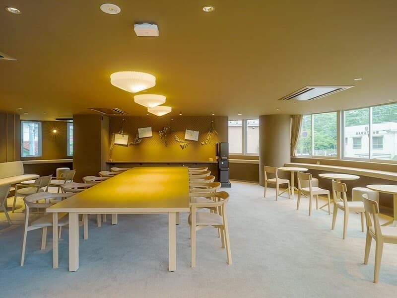 【会場：Lounge】
最大30名様まで収容可能です。