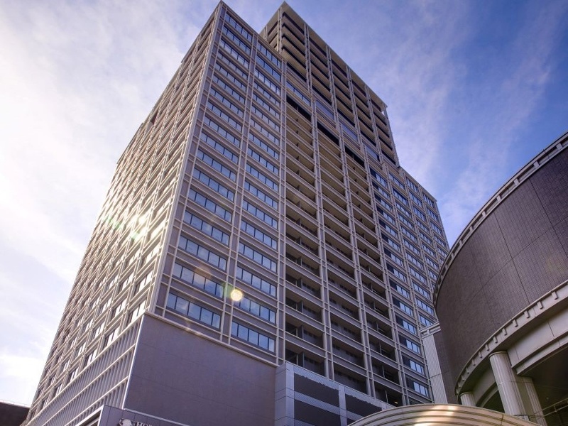 ホテル外観 会場はすべて21階以上にあり高層階の絶景を望みながらパーティーをお約束します