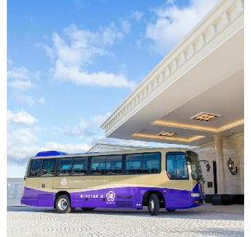 【専属シャトルバス・大規模駐車場完備】
各線・三宮駅から専用無料シャトルバスでエントランスまでそのまま送迎。合計320台収容可能な駐車場も完備。どのような交通手段でも自在に対応いたします。ロータリーは大型観光バスも乗り付け可能。