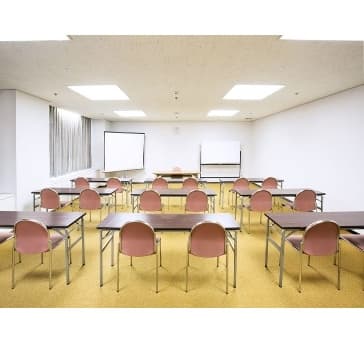 63㎡ の中会議室 24畳の和宴会場も可