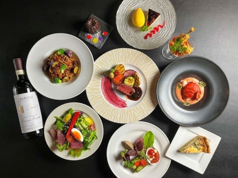 A5和牛・オマール海老・自社農園の有機野菜など厳選食材を使った彩り豊かな当店自慢のイタリアンコース。特別な日を華やかに演出します。