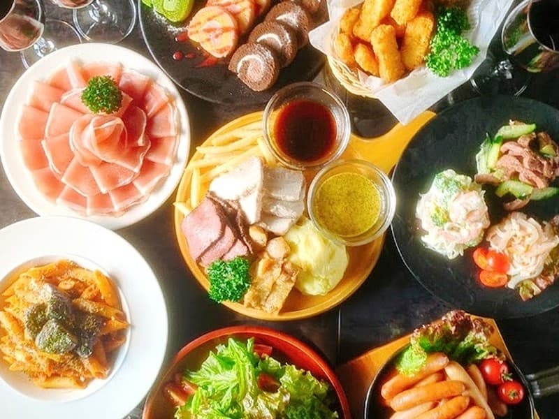 【忘新年会】貸切プレミアムコース|料理10品+2時間飲み放題・ダーツ投げ放題付