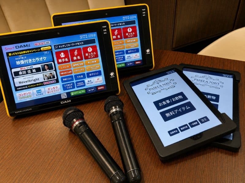 もちろんカラオケ利用にも対応。
会場内モニターへPC・スマートフォンの接続が可能なため、動画上映、各種鑑賞会、セミナー、会議、プレゼンテーションなど、用途に応じて幅広くご利用いただけます。