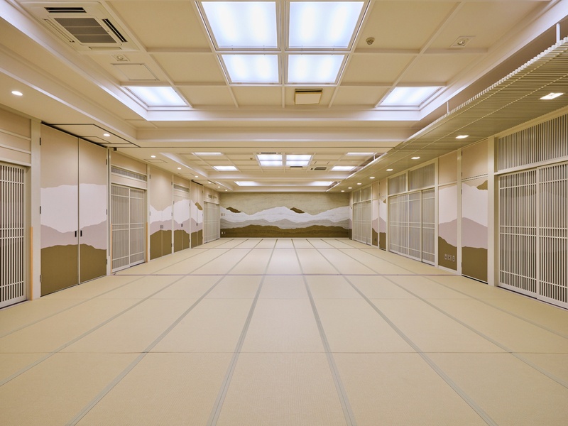 【会場:大宴会場】
約100名様まで収容可能で、用途に応じてお好みレイアウトでご利用いただけます。
目的やご予算に応じてご案内させていただきますので、お気軽にお問い合わせください。