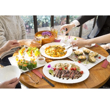 《18時以降の夜開催》~大皿シェアプラン~ 料理9品/選べる飲み放題/開催特典/3.5時間貸切
