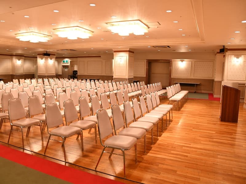 【B1F】企業様向けセミナー・懇親会・記者会見や講演会、婚礼二次会など、様々なイベントに対応いたします