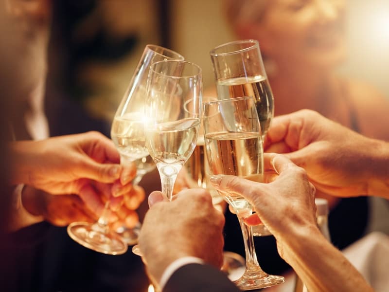 \ 大人数OK!/忘新年会パーティープラン【トータル3時間+シェフ特製ビュッフェ+2h飲み放題付き】