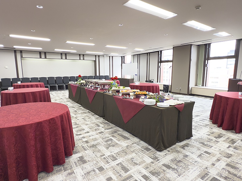 カンファレンスルーム8Eでの立食ビュッフェイメージ