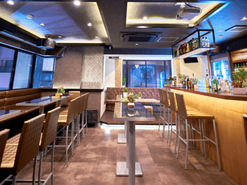 【3時間お店貸切パーティー】
飲み放題&豪華特製ビュッフェ料理付プラン 6,000円~7,000円(税込)
※6000円プランは15名様~承ることが可能