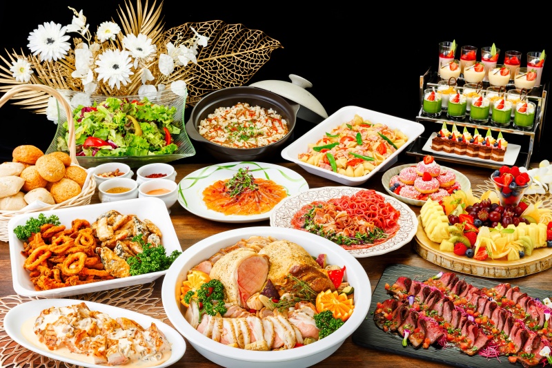 【忘年会】旬の料理全11品シーズンセレクションコース+生ビール含む90種類飲み放題|会場費・映像音響設備費込み