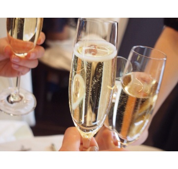 完全貸切3時間◇ 19名様~予約可【プレミアムプラン】お料理充実11品&2.5時間飲み放題の人気No.1プラン☆ 大好評ローストビーフは必食♪ 角ハイボール・スパークリングワインも飲み放題☆