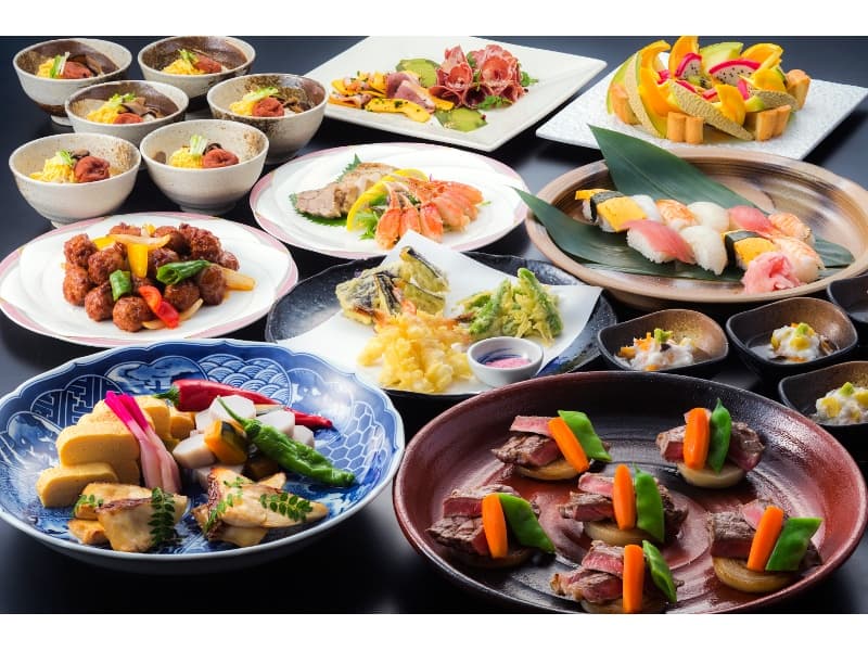 【宴会場:すみれ】
ご用途に合わせ、さまざまなスタイルのお料理をご用意しております。