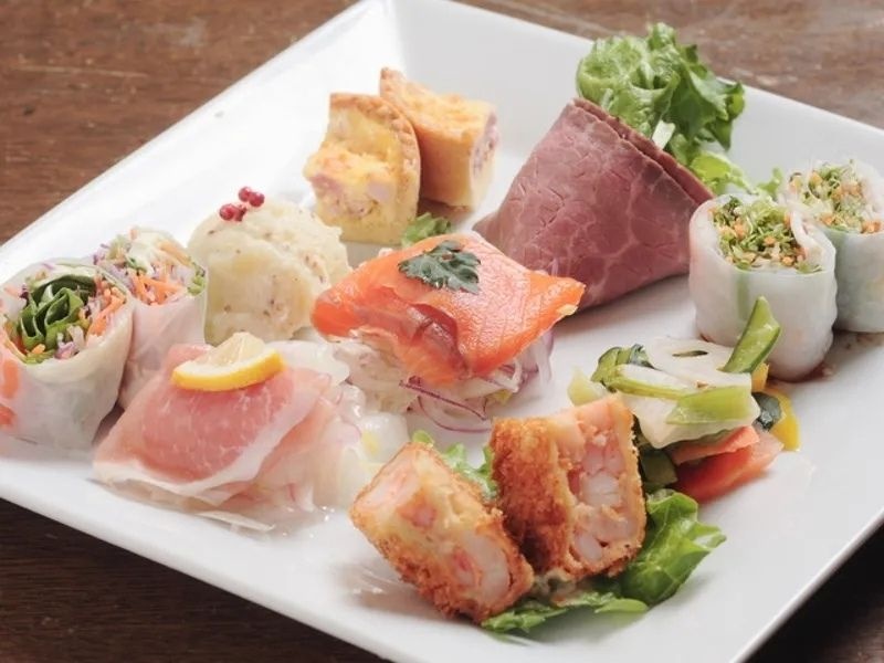 【月~木の平日限定◎特別価格】飲み放題付きのコスパ抜群プラン 〜ビュッフェ or テーブルシェア〜