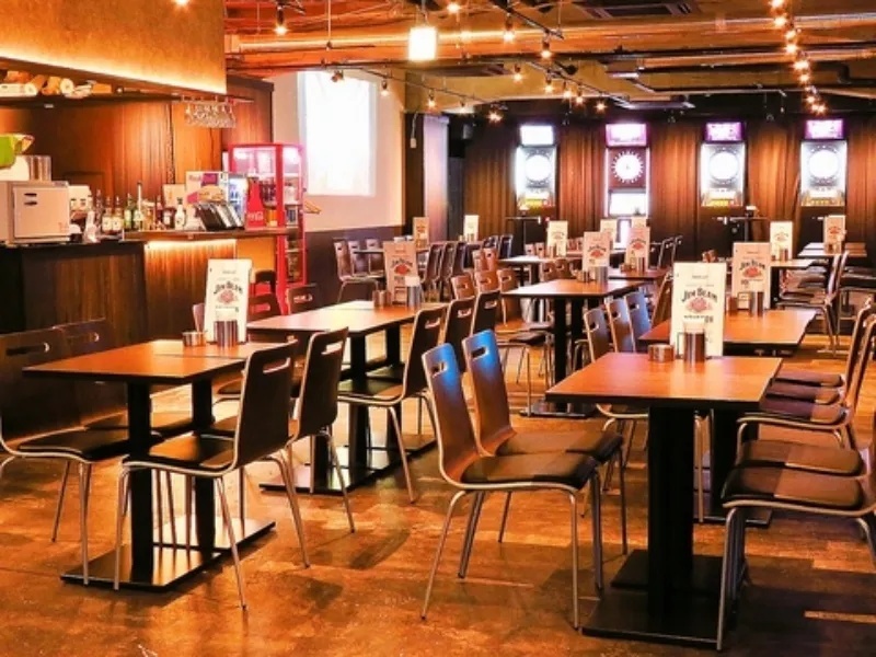 貸切着席80名、立食100名まで可能!半個室は2名から6名でご利用頂けます!1