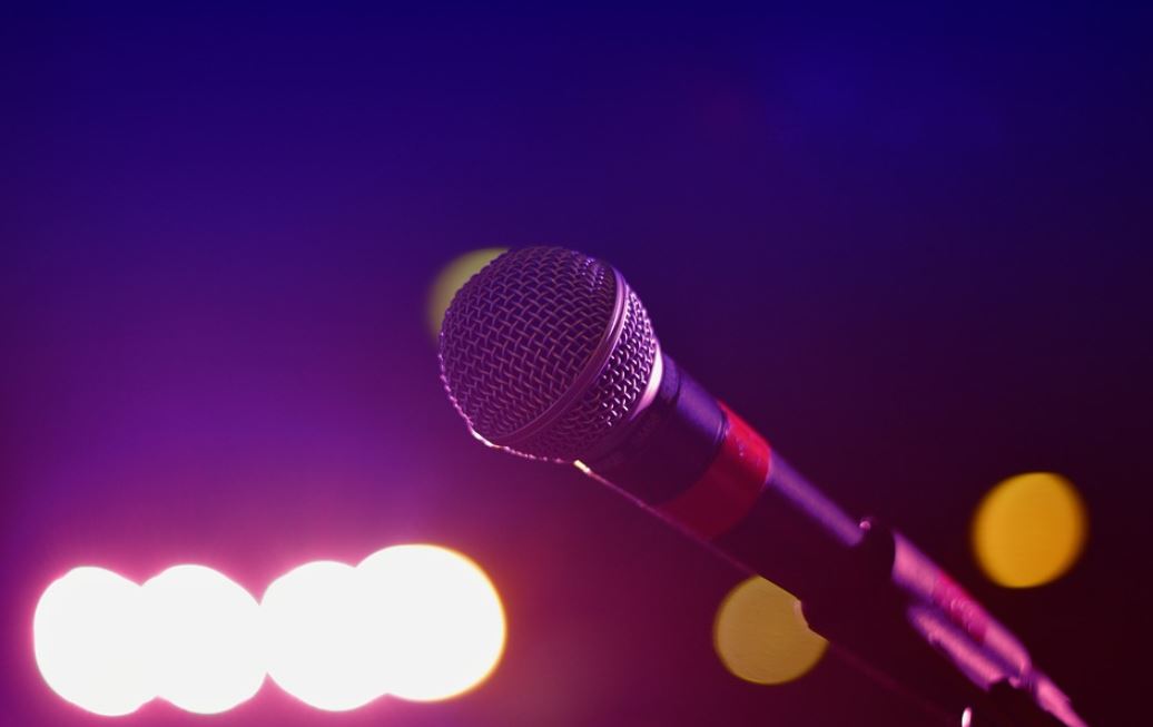 2019 忘年会 新年会で盛り上がる 世代別カラオケ曲40選 会場ベスト