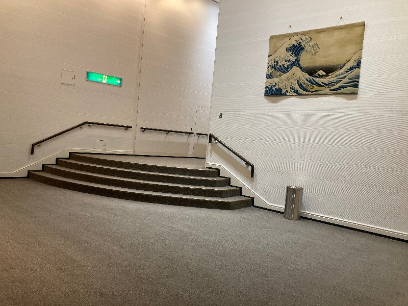 オーバルホール　ホワイエB