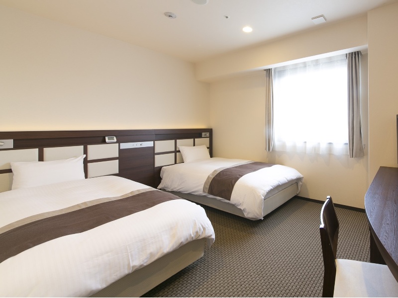 ツインルーム
ベッドサイズ110cm×195cm