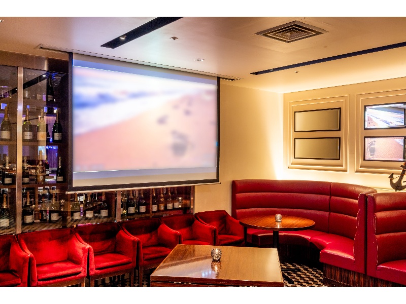 7F　REGINAスクリーン