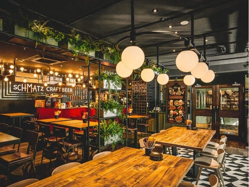 広々としたドイツバル風の空間で、特別な宴会を。