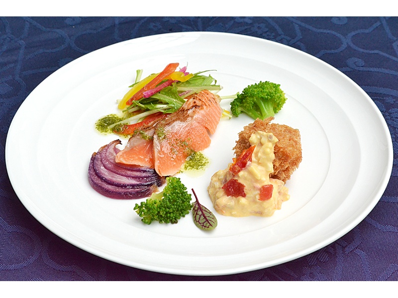【秋】お祝いパーティープラン
～洋食コーススタイル～　10,000円