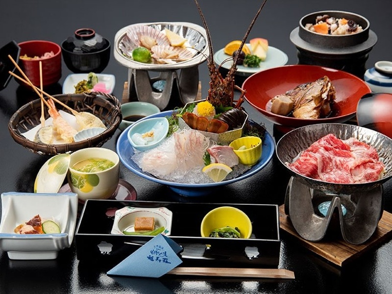 「贅沢会席」
伊勢海老の姿造里×松阪牛肉鍋