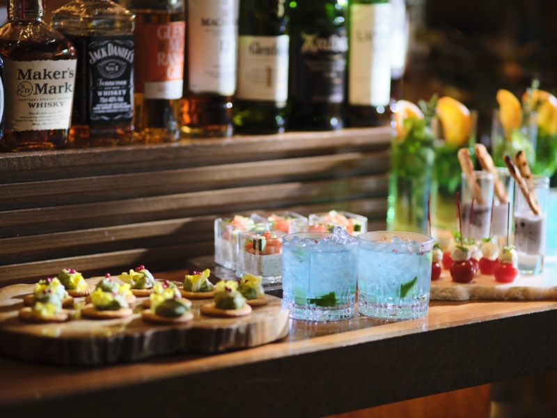 アルコールも種類豊富にご用意しております。