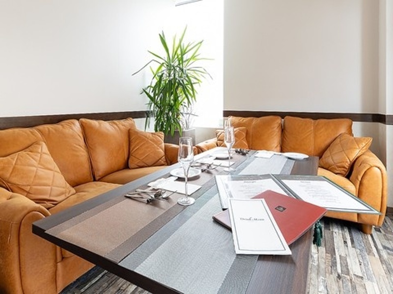 10名様対応の完全個室を2室完備。