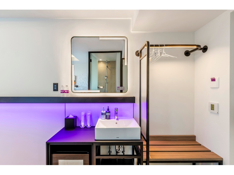 客室一例（洗面台）