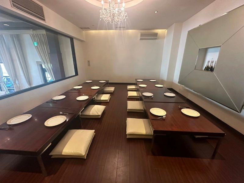 二階 お座敷席（板の間＋座布団）