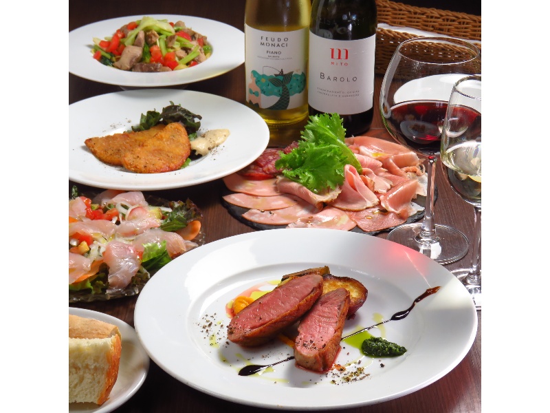 【超破格の夜2時間飲み放題付き】新宿で自社買付、配送、店で捌いた魚を料理に仕立てるイタリアン⭐︎
ハムの盛り合わせ・カルパッチョ・本日の肉料理・パスタ2種など！このボリュームでこの値段？！