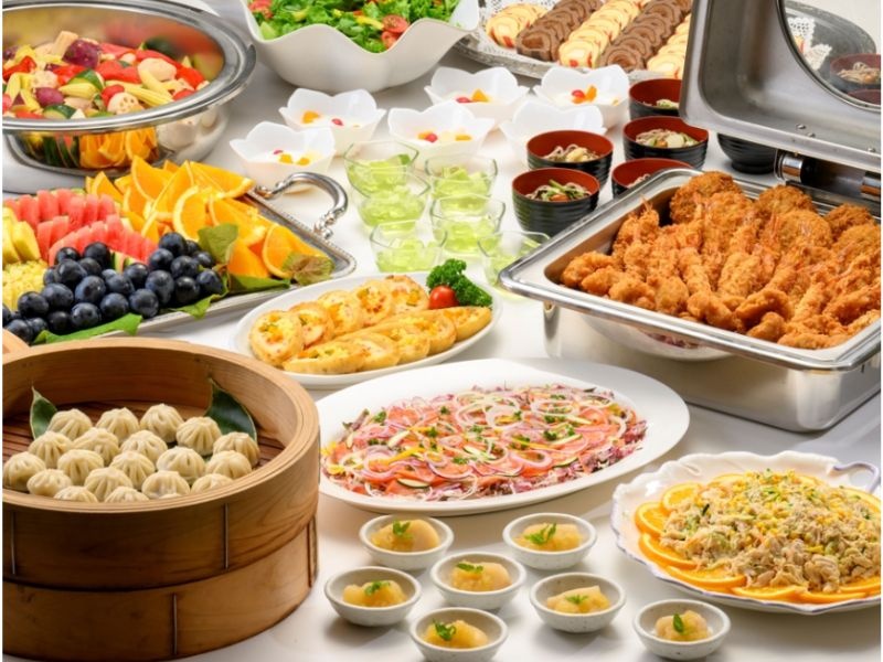 夕食バイキングの一例です