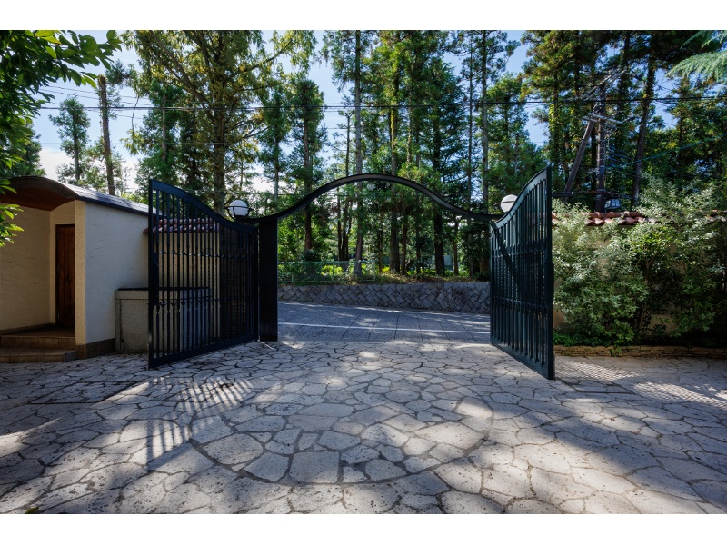 外観（新館ホテル棟）
バンケットルームには専用の出入り口があり、プライベートなお集まりが可能です。

