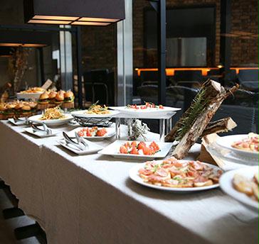 立食ビュッフェ