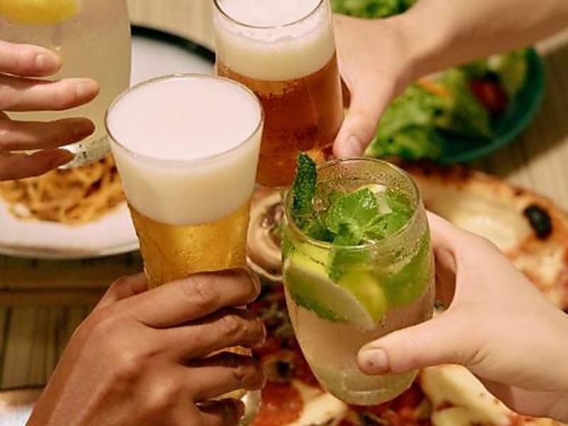 【フェリーチェコース】本格薪窯ピッツァ、絶品ポークグリルのライトコース＜ビール含む2時間飲み放題付＞