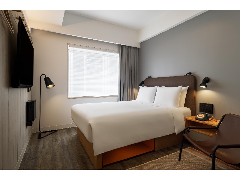 クイーンサイズベッドルーム