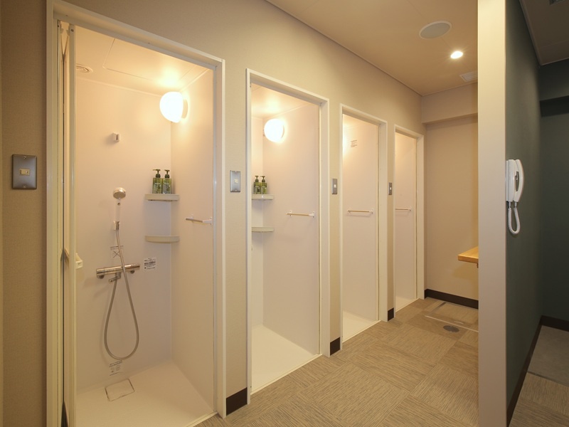 シャワー室