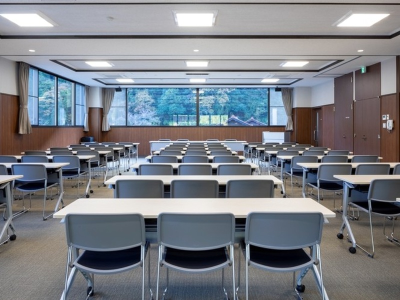 多目的室（定員60名）