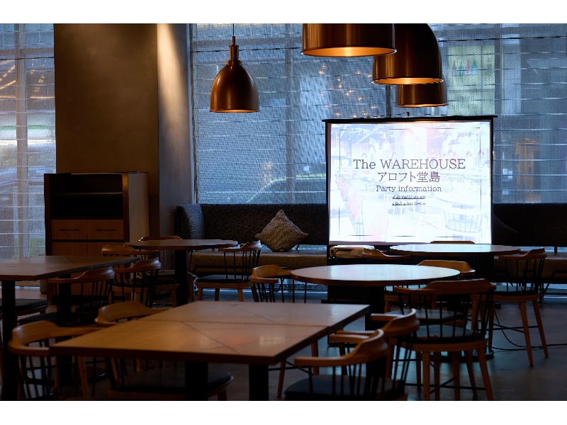 後方からもスクリーンが見えます