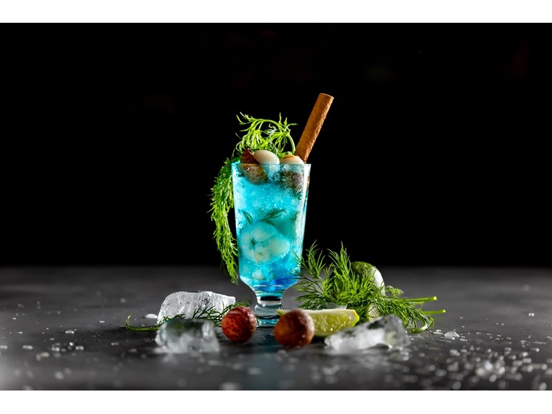 【BAR】
LIVELYでしか体験できないドリンクも多数ご用意
